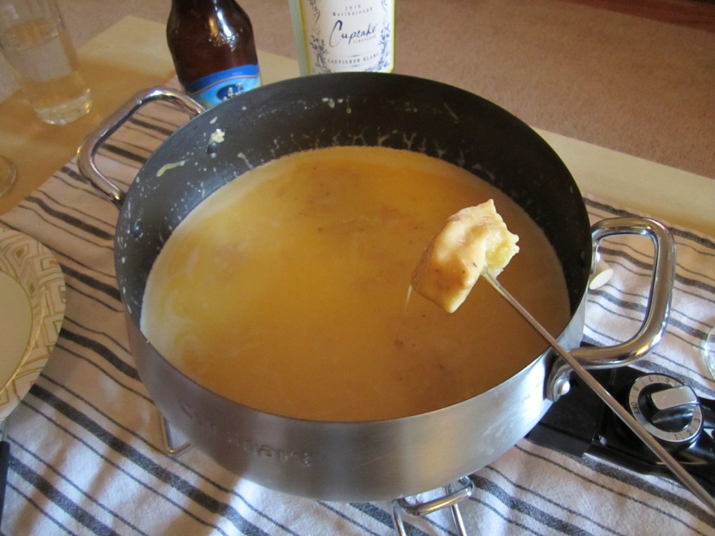 Cheddar Swiss Fondue Eat. Drink. Love.