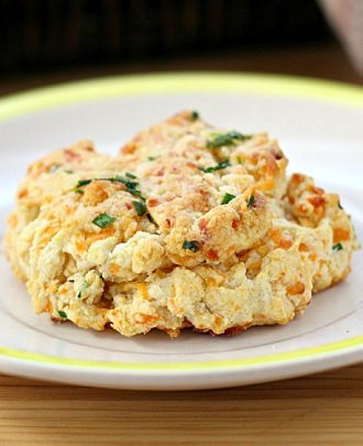 Low-Fat Cheddar Chive Biscuits