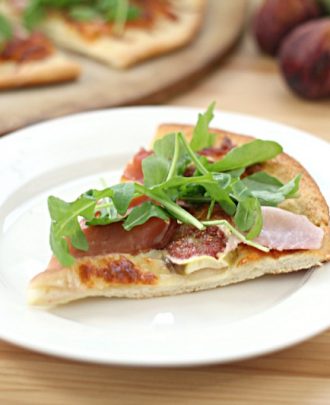 Fig, Prosciutto, and Arugula Pizza