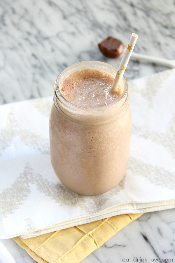 Skinny Nutella Shake in a glass jar with a straw