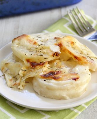 Cheddar and Gruyère Scalloped Potatoes Gratin