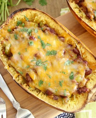 Chili-Stuffed Spaghetti Squash