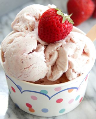 No-Churn Strawberry Ice Cream