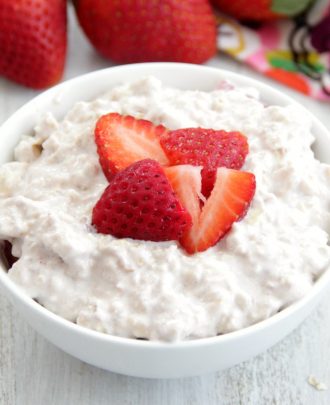 Strawberry Cheesecake Overnight Oats