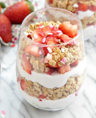 Strawberry Cheesecake Breakfast Parfait